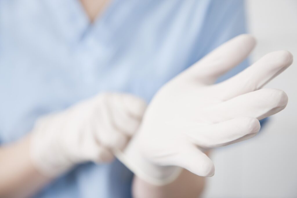 Figure: Open glove or normal glove.
